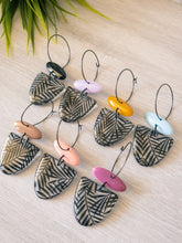 Load image into Gallery viewer, Areca Palms - Black