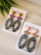 Load image into Gallery viewer, Areca Palms - Black