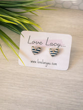 Load image into Gallery viewer, Vida Hearts Gold