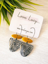 Load image into Gallery viewer, Areca Palms - Black