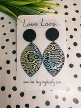 Load image into Gallery viewer, Lucy