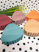 Load image into Gallery viewer, Wave Clips