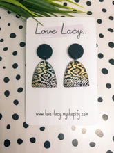 Load image into Gallery viewer, Lucy