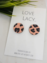 Load image into Gallery viewer, Leather Maxi Studs