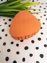 Load image into Gallery viewer, Wave Clips