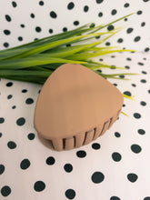 Load image into Gallery viewer, Wave Clips