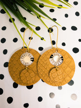 Load image into Gallery viewer, Harlow Dangles