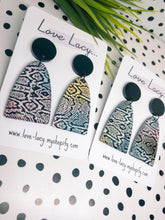 Load image into Gallery viewer, Lucy