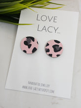 Load image into Gallery viewer, Leather Maxi Studs