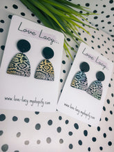 Load image into Gallery viewer, Lucy