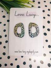 Load image into Gallery viewer, Lucy